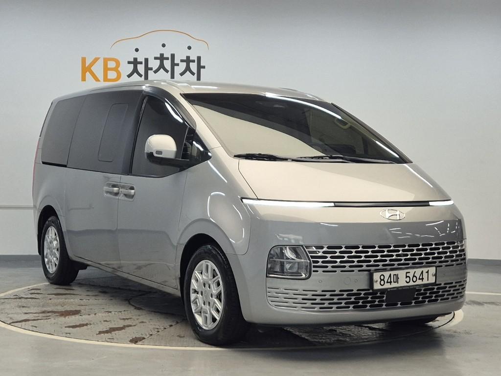 HYUNDAI Staria 3.5 LPG Cargo 5-Seater