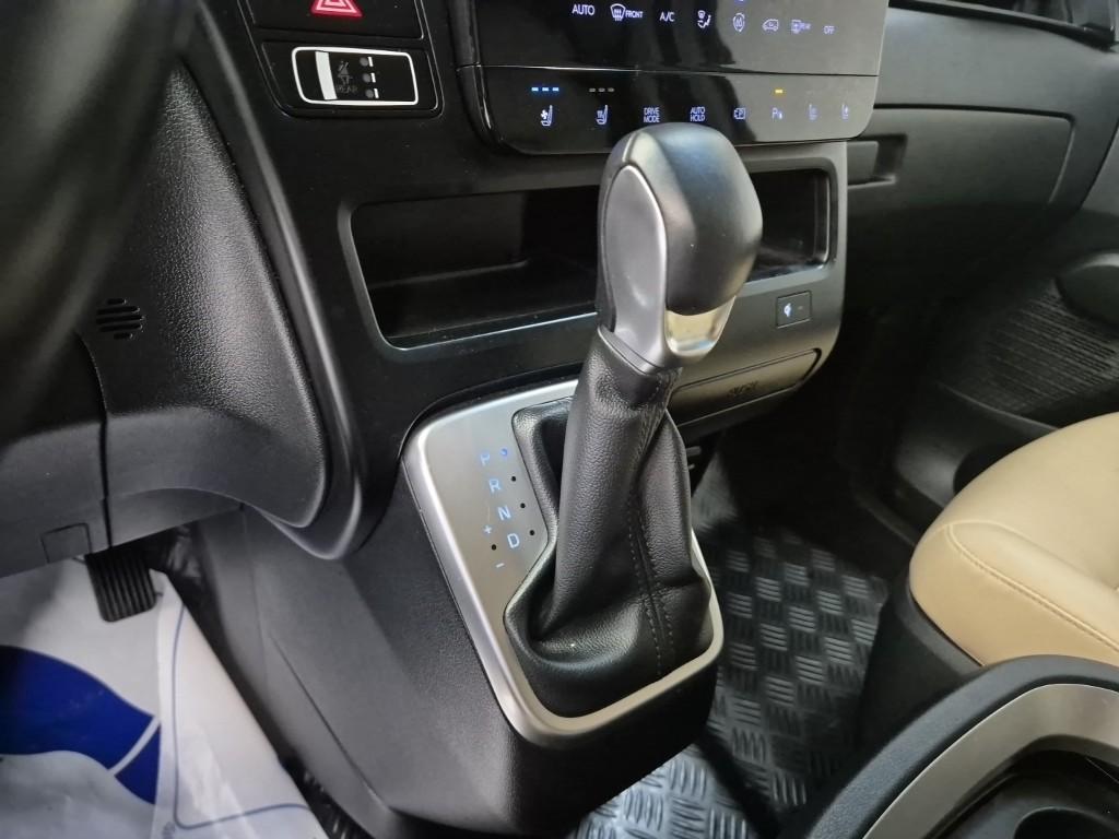 HYUNDAI Staria 3.5 LPG Cargo 5-Seater