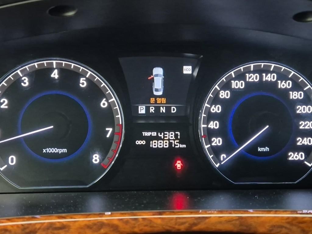 HYUNDAI Ecuus (New Model) VS380