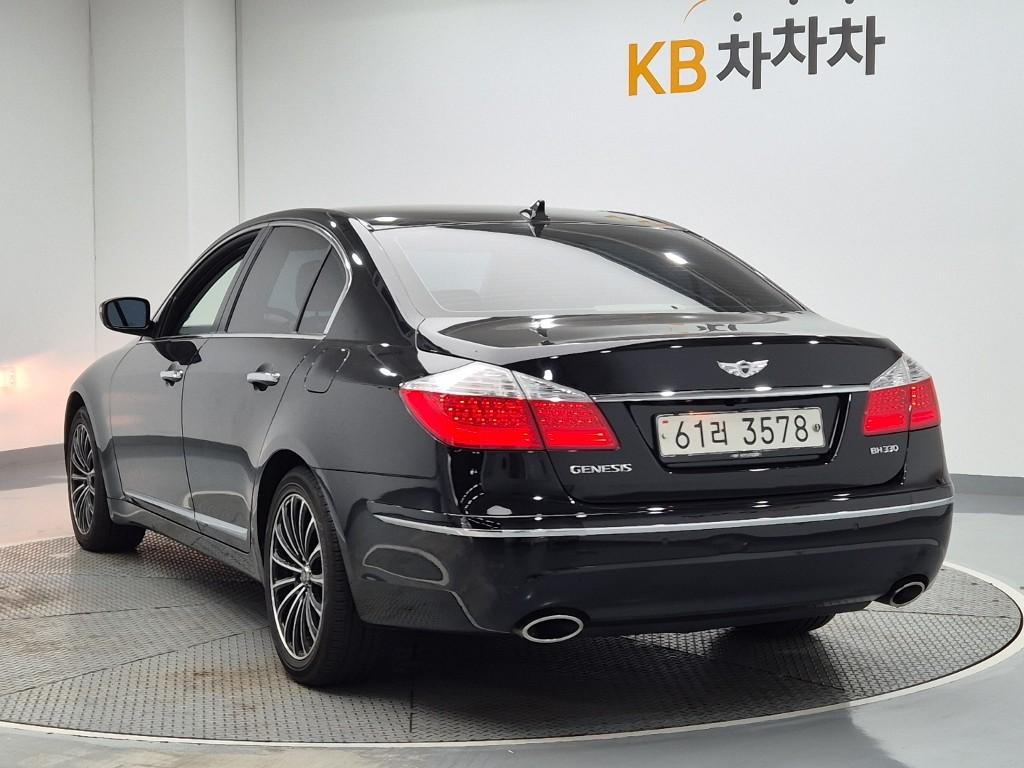 HYUNDAI Genesis BH 330