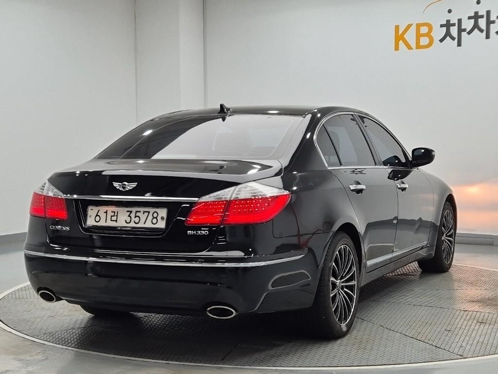 HYUNDAI Genesis BH 330