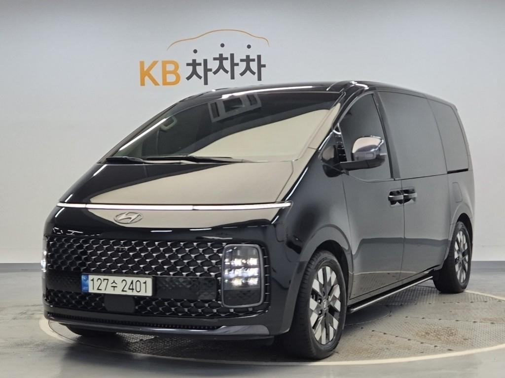 HYUNDAI Staria 3.5 LPG Lounge 9-Seater