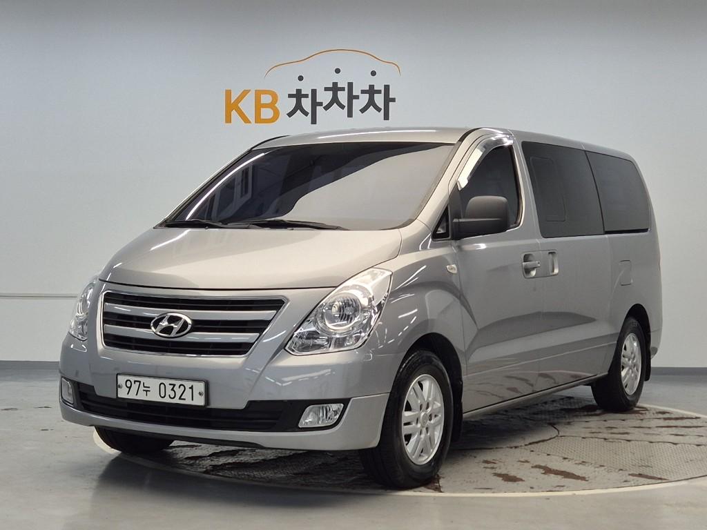 HYUNDAI Grand Starex 5-Seater Diesel Van