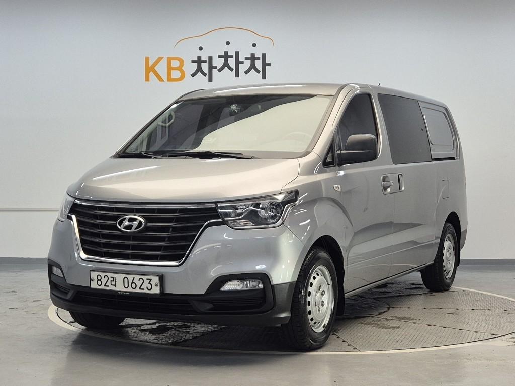 HYUNDAI The New Grand Starex 5-Seater Diesel Van