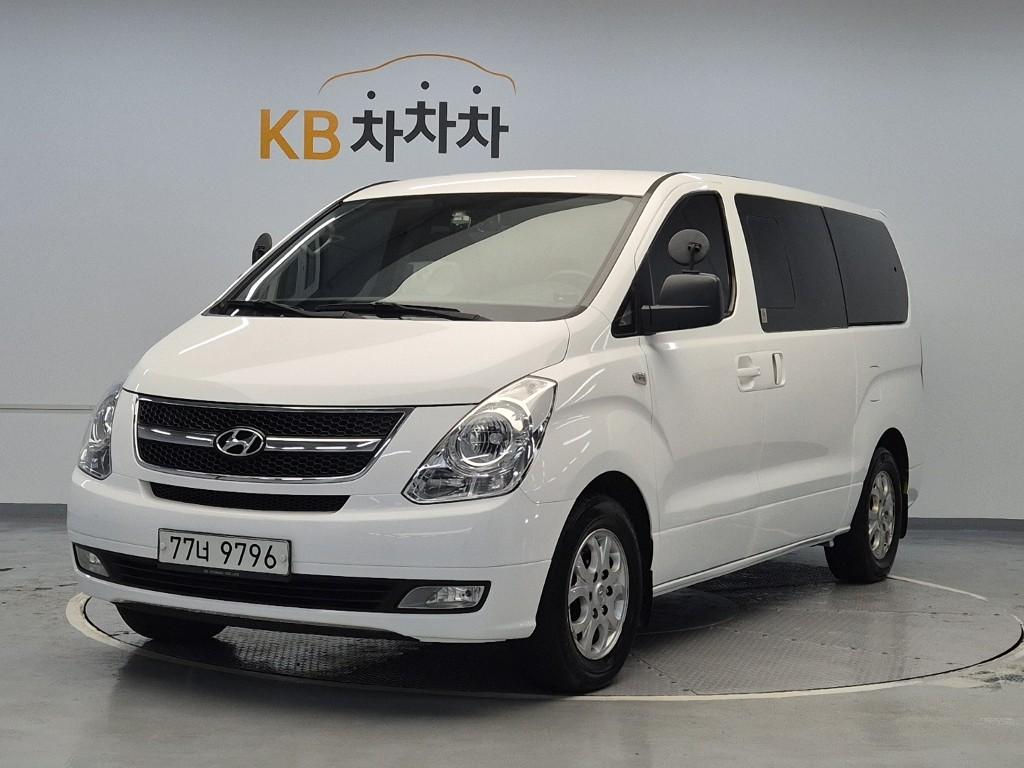 HYUNDAI Grand Starex 12-Seater Diesel HYUNDAI Grand Starex 12-Seater Diesel